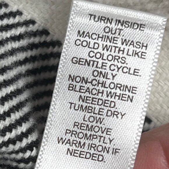 Cato Est 1946 Womens B&W Checked Fringed Open Front Hooded Vest Plus Size 22/24W - Picture 6 of 7